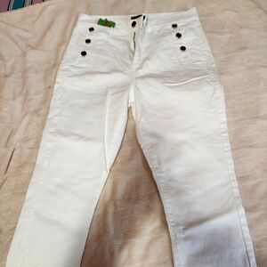 ANN TAYLOR White cropped jeans. 10
